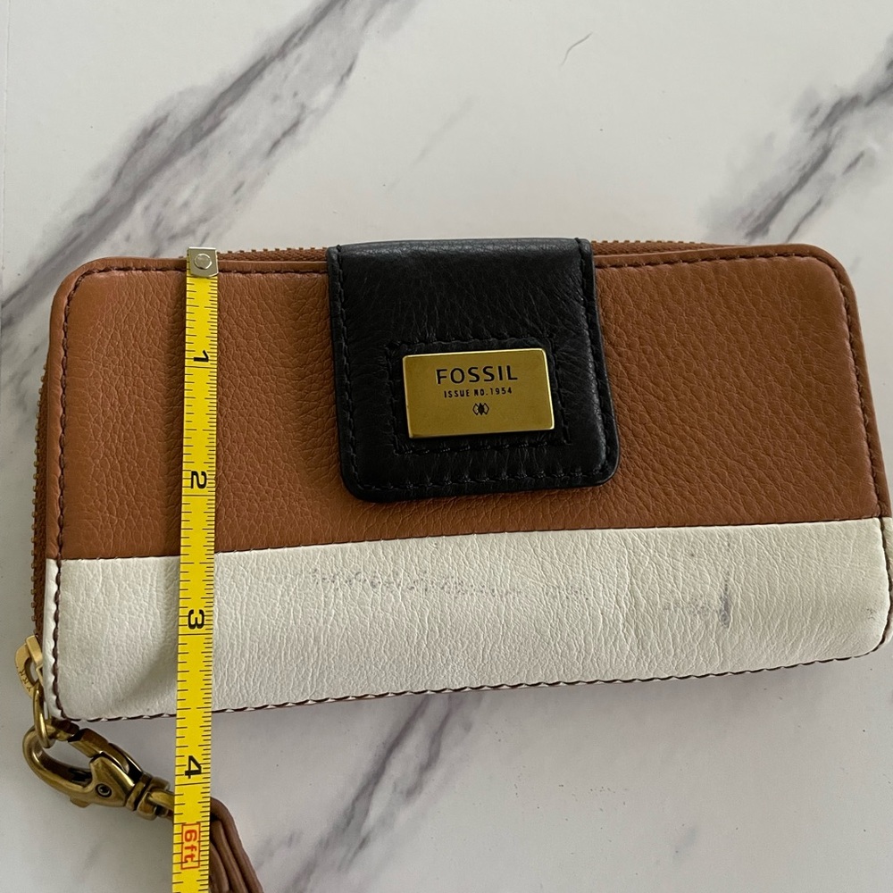 Fossil Wallet With Wristlet Issue No. 1954 - image 4